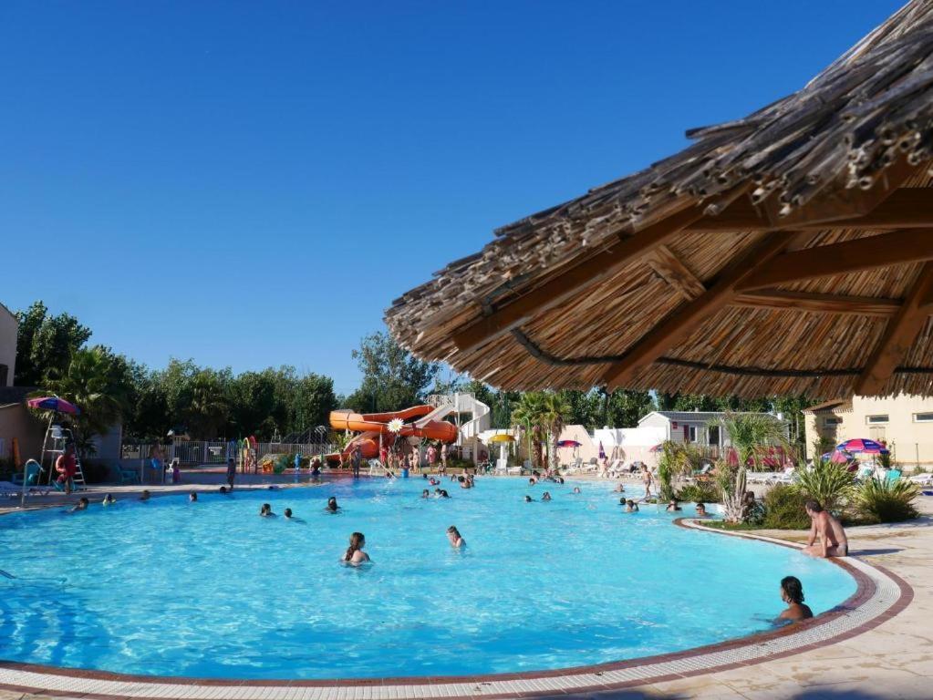 Отель Camping Valras Climatise Сериньян Экстерьер фото